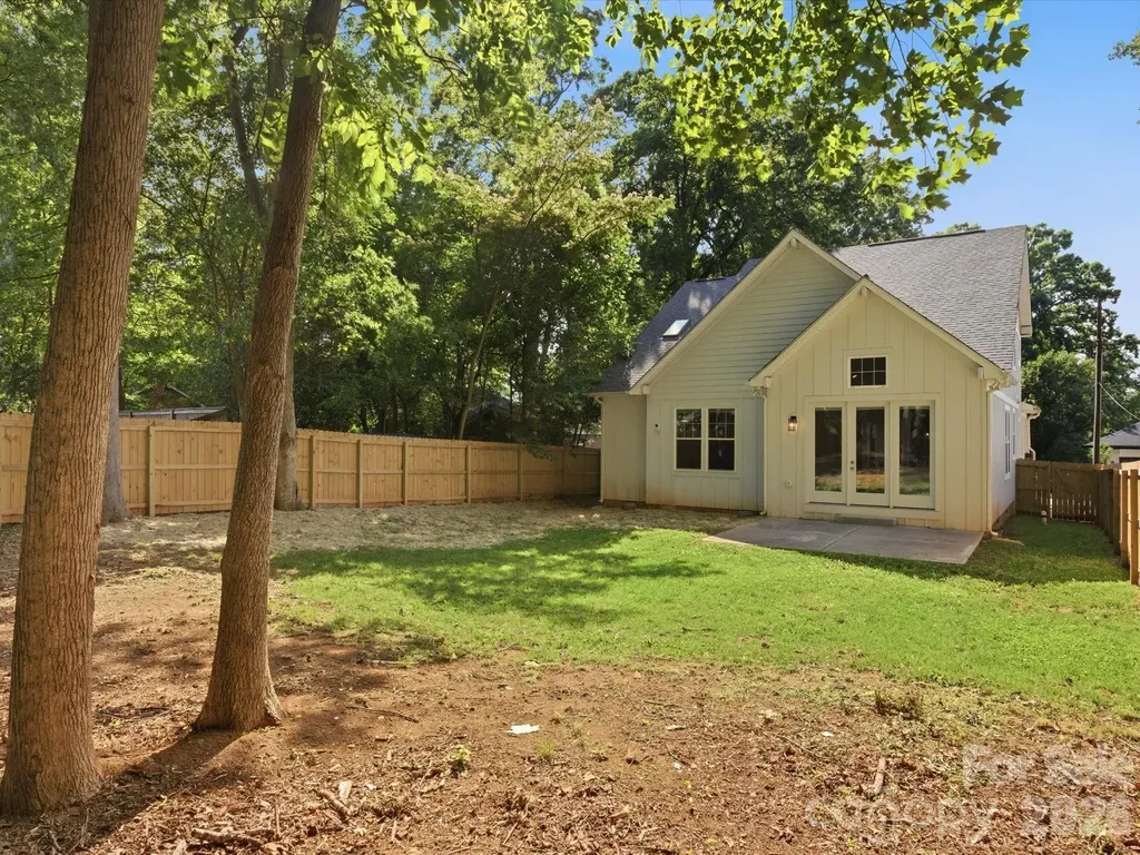 129 S Gardner Avenue Charlotte NC 28208