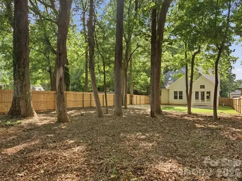 129 S Gardner Avenue Charlotte NC 28208