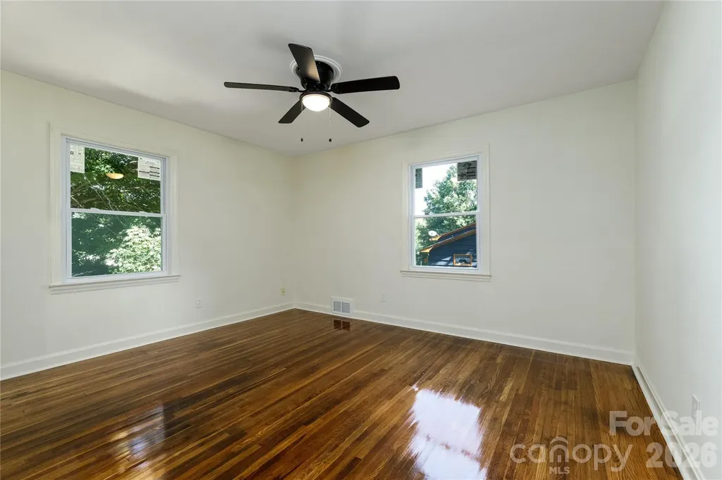 214 Mcginnis Avenue Lincolnton NC 28092