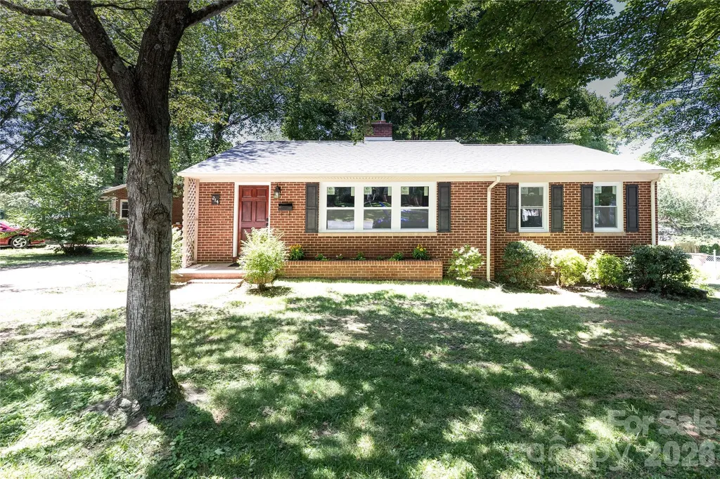 214 Mcginnis Avenue Lincolnton NC 28092