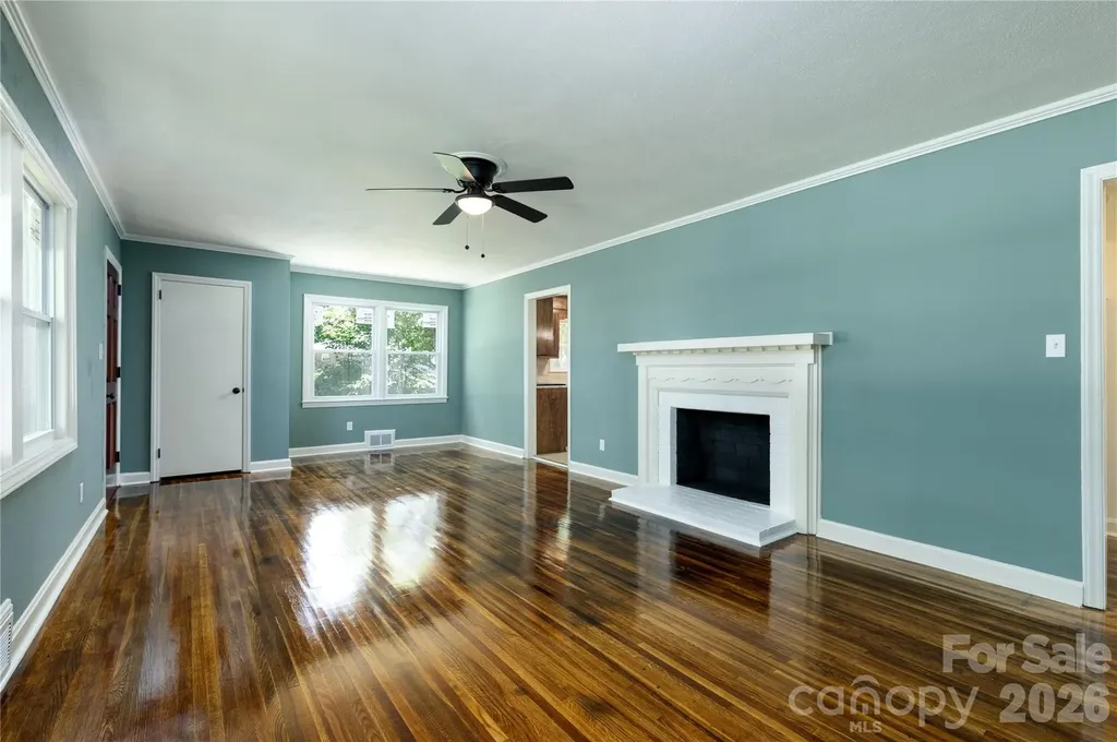 214 Mcginnis Avenue Lincolnton NC 28092
