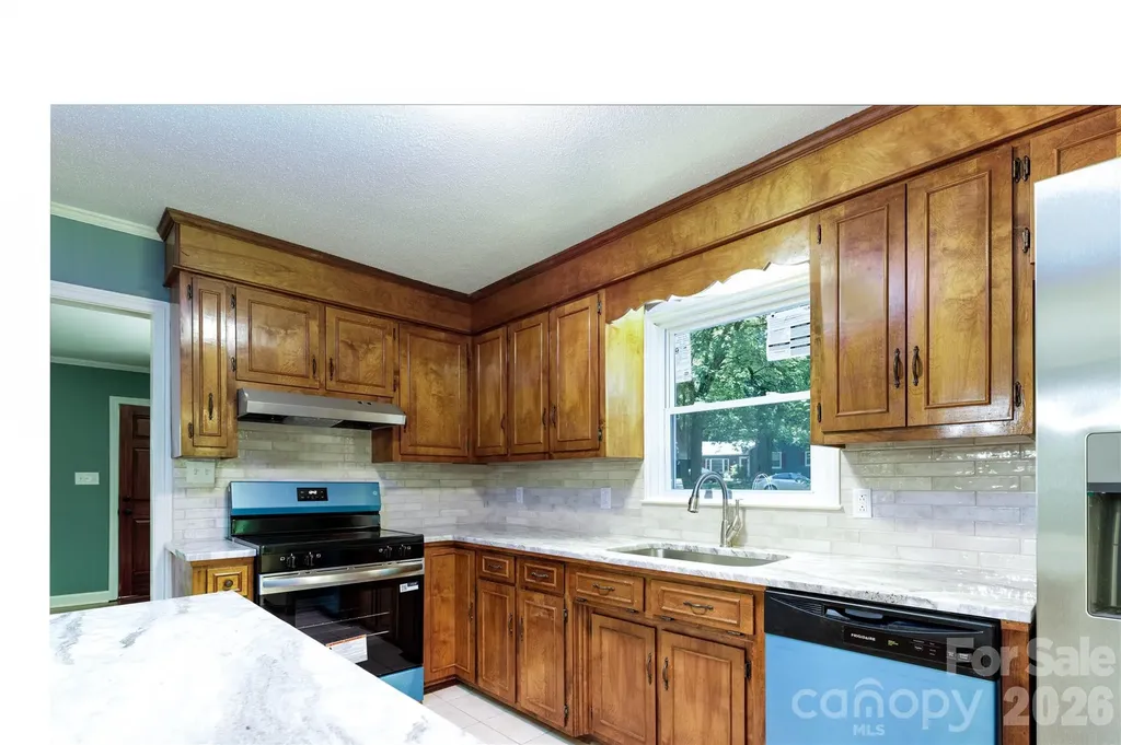 214 Mcginnis Avenue Lincolnton NC 28092