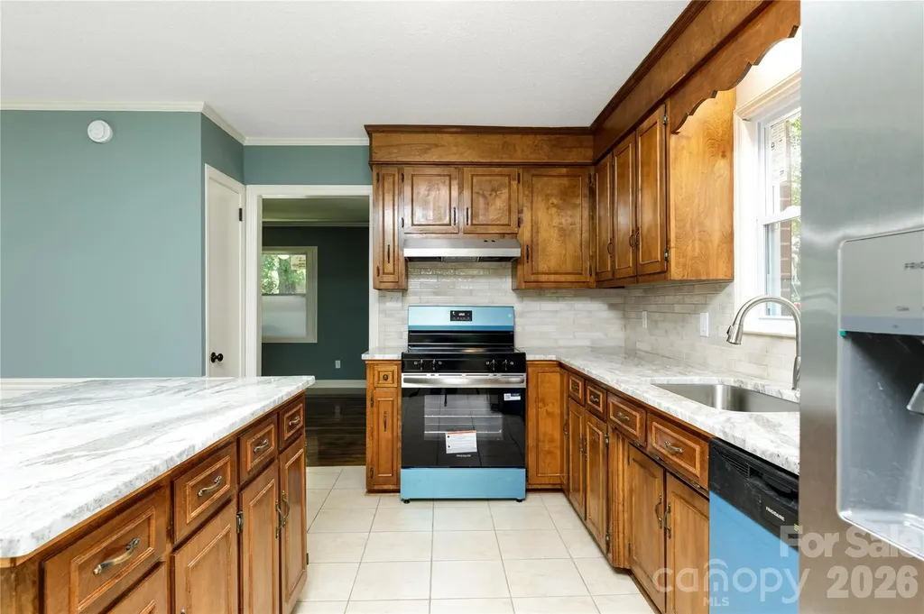 214 Mcginnis Avenue Lincolnton NC 28092