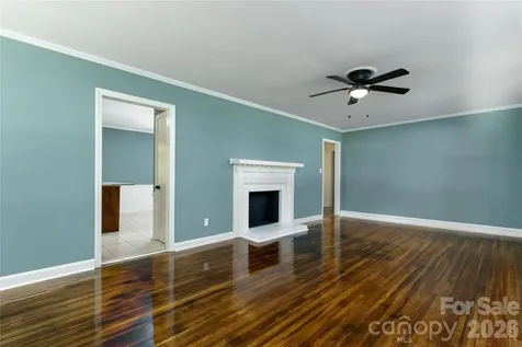 214 Mcginnis Avenue Lincolnton NC 28092