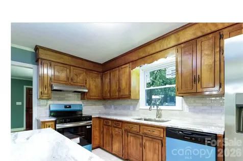 214 Mcginnis Avenue Lincolnton NC 28092