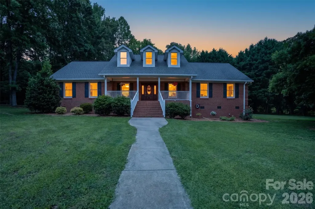 8234 Dennis Road Charlotte NC 28227