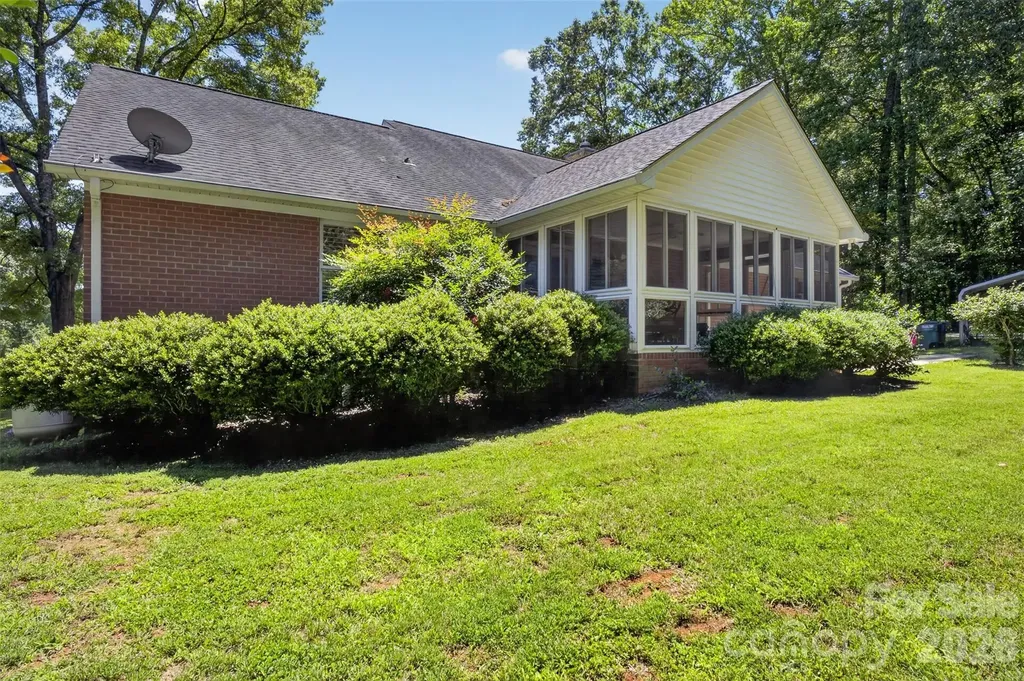 8234 Dennis Road Charlotte NC 28227