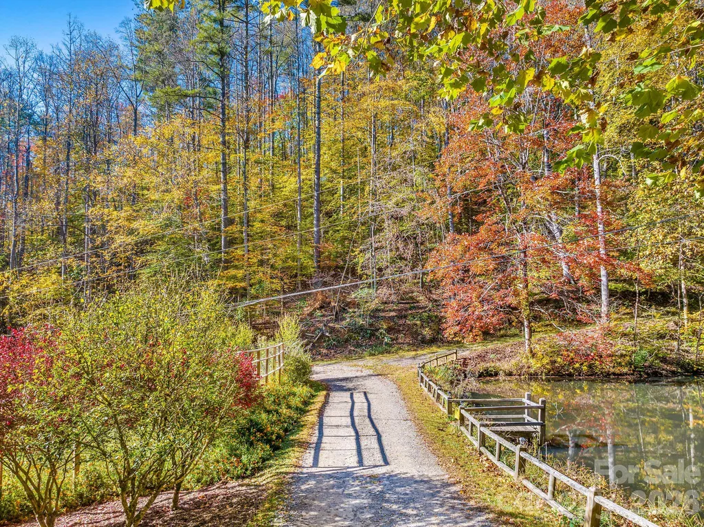 226 Fish Pond Lane Burnsville NC 28714