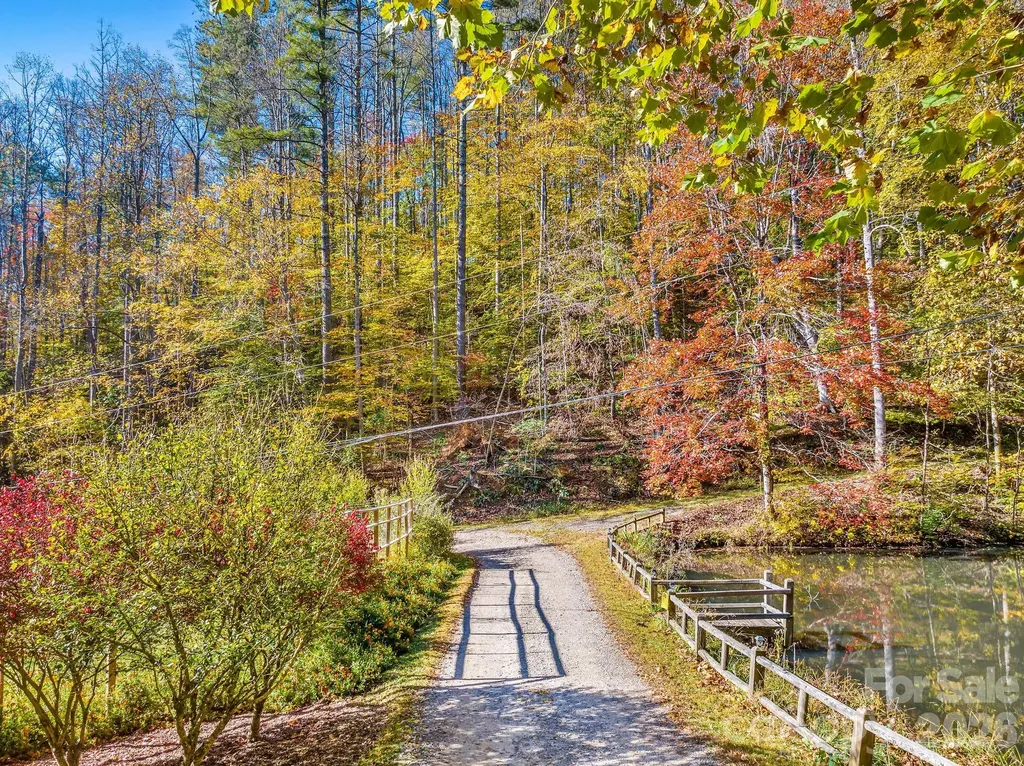 226 Fish Pond Lane Burnsville NC 28714