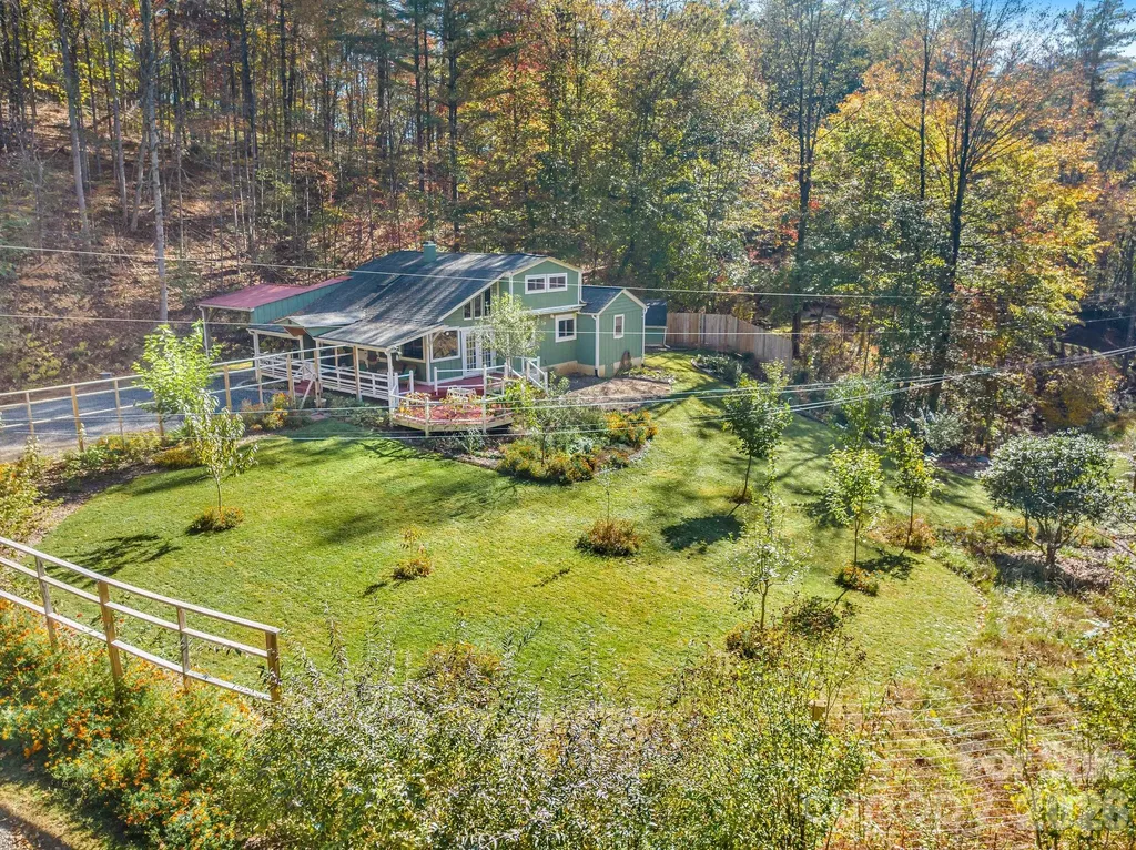 226 Fish Pond Lane Burnsville NC 28714