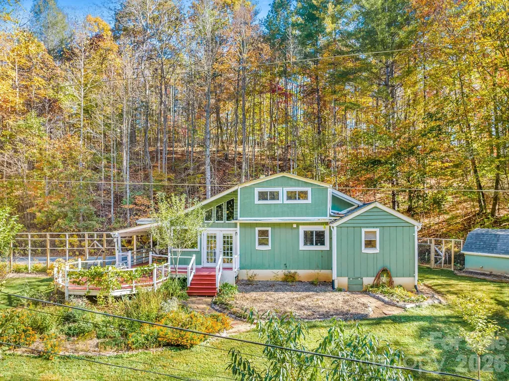 226 Fish Pond Lane Burnsville NC 28714