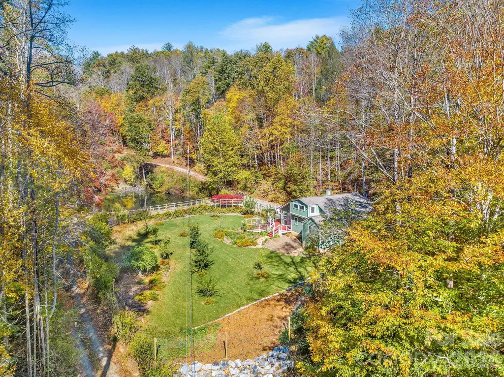 226 Fish Pond Lane Burnsville NC 28714