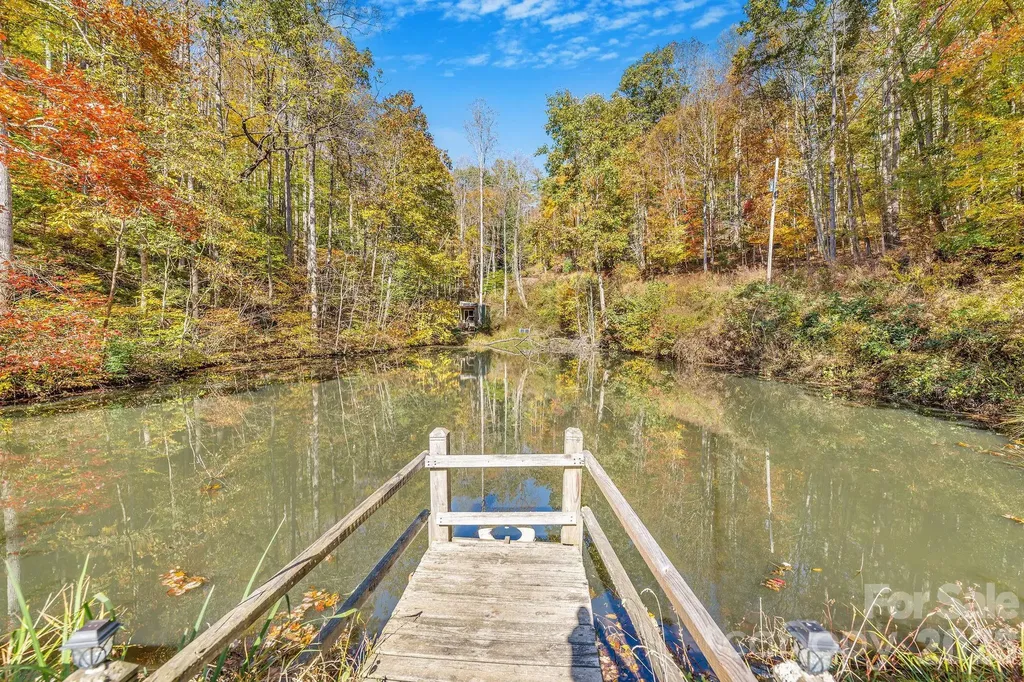 226 Fish Pond Lane Burnsville NC 28714