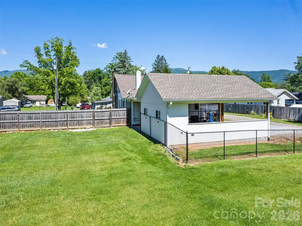 40 Avery Street Waynesville NC 28786