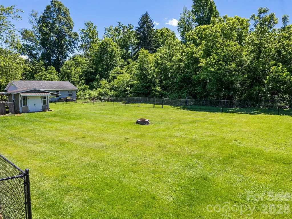 40 Avery Street Waynesville NC 28786