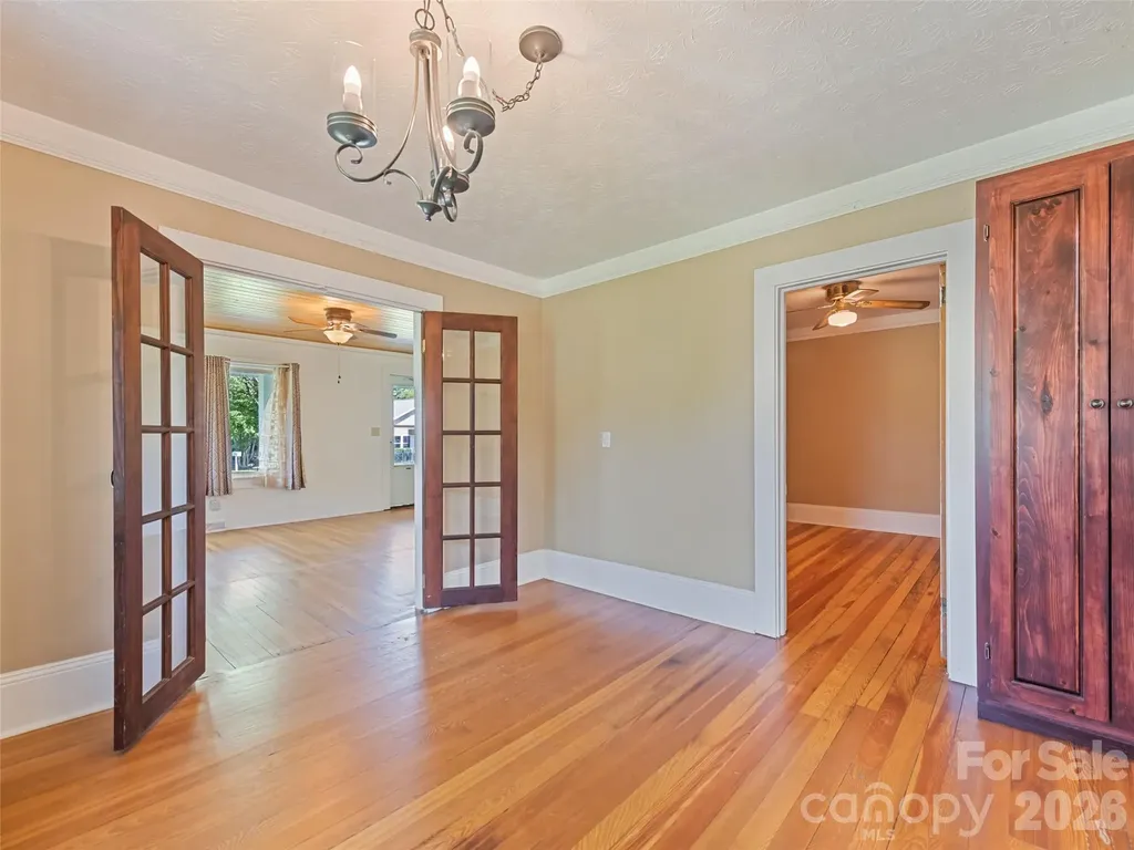40 Avery Street Waynesville NC 28786