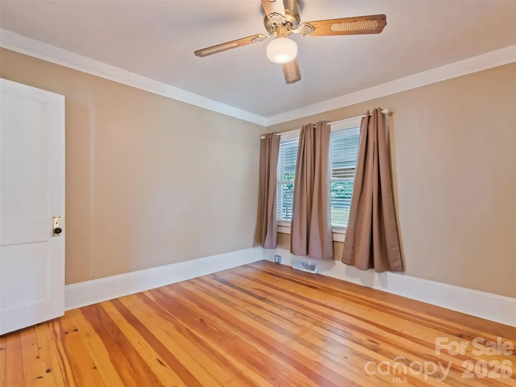40 Avery Street Waynesville NC 28786