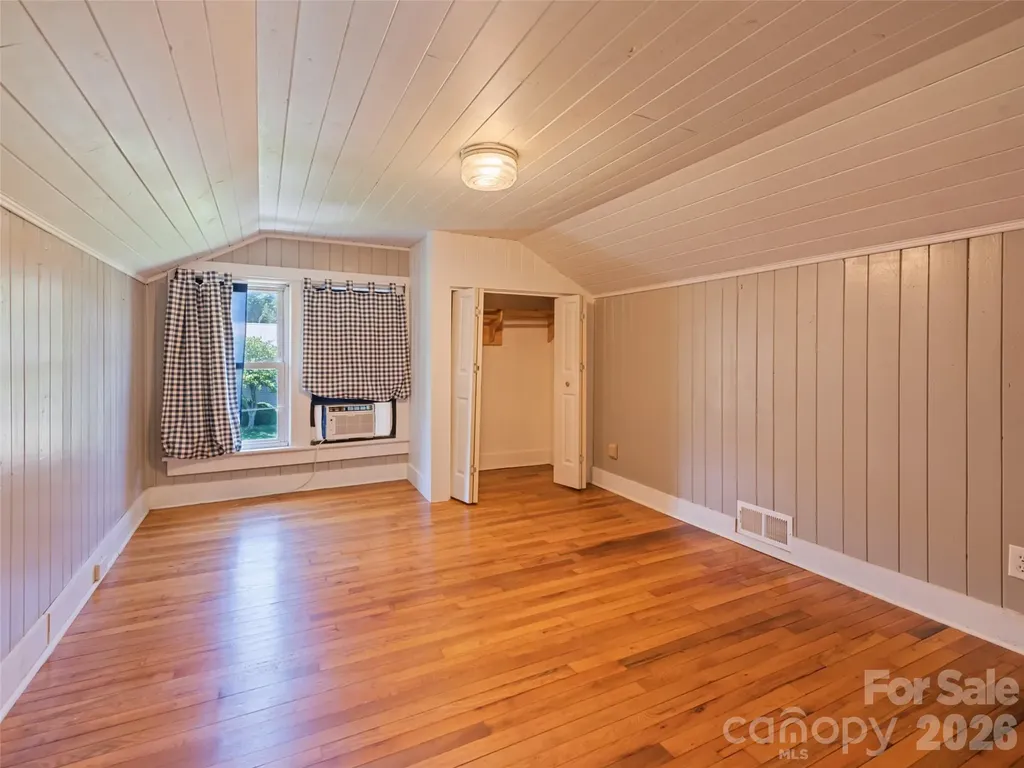 40 Avery Street Waynesville NC 28786