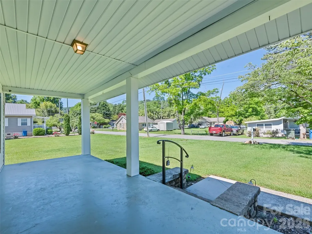 40 Avery Street Waynesville NC 28786