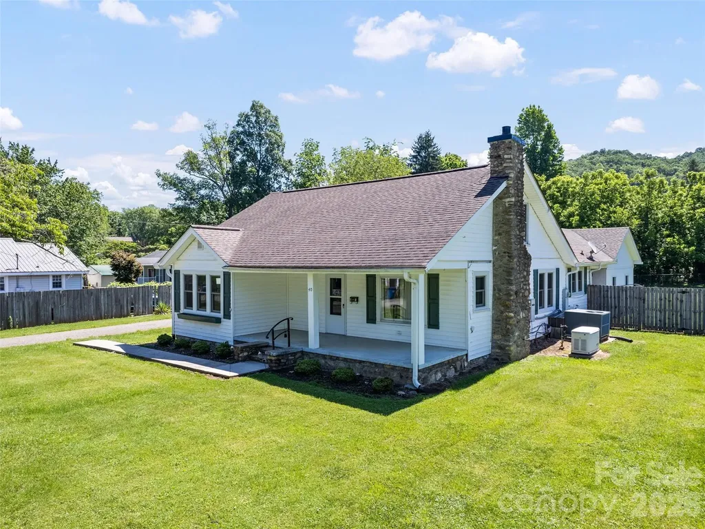 40 Avery Street Waynesville NC 28786
