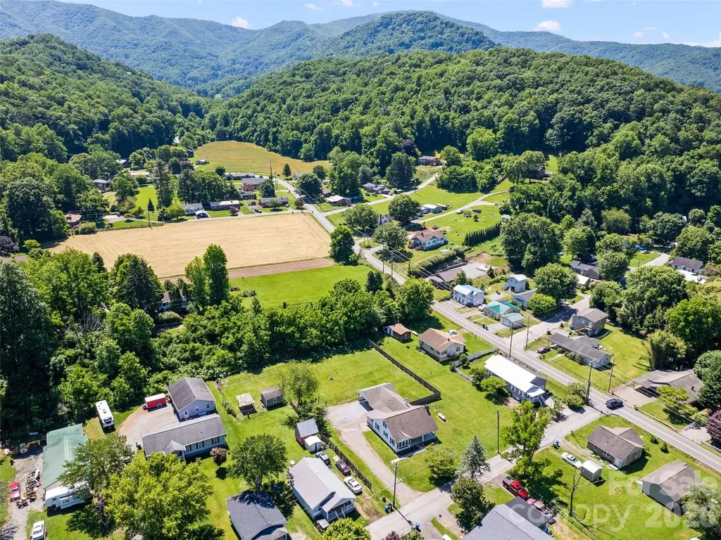40 Avery Street Waynesville NC 28786