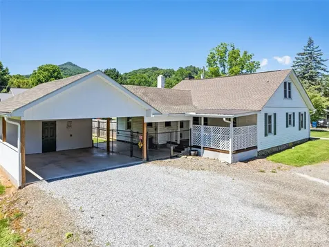 40 Avery Street Waynesville NC 28786
