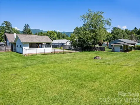 40 Avery Street Waynesville NC 28786