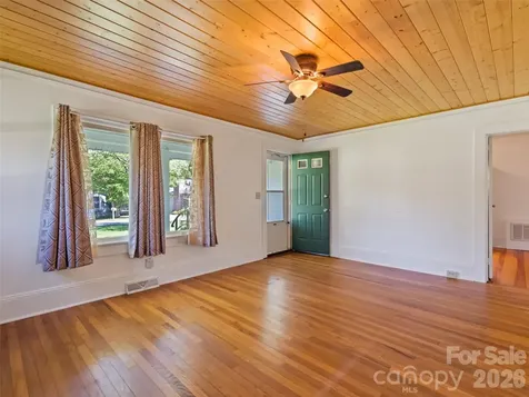 40 Avery Street Waynesville NC 28786