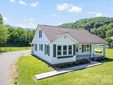 40 Avery Street Waynesville NC 28786