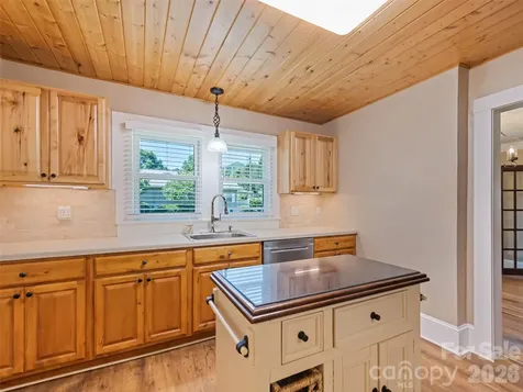 40 Avery Street Waynesville NC 28786