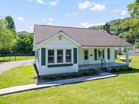 40 Avery Street Waynesville NC 28786