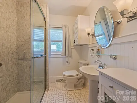 40 Avery Street Waynesville NC 28786