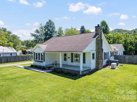 40 Avery Street Waynesville NC 28786