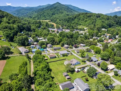 40 Avery Street Waynesville NC 28786