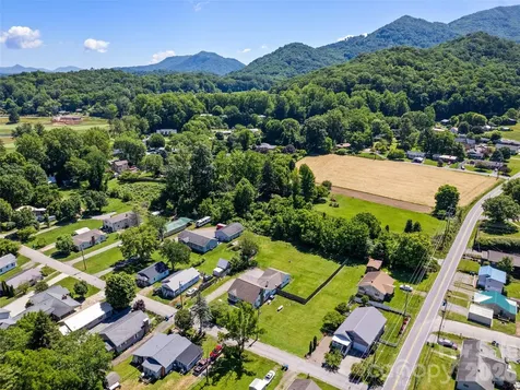 40 Avery Street Waynesville NC 28786