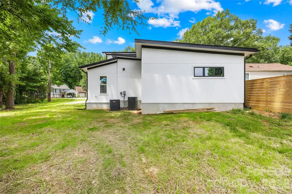 5113 Banfshire Road Charlotte NC 28215