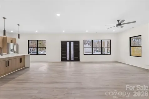5113 Banfshire Road Charlotte NC 28215