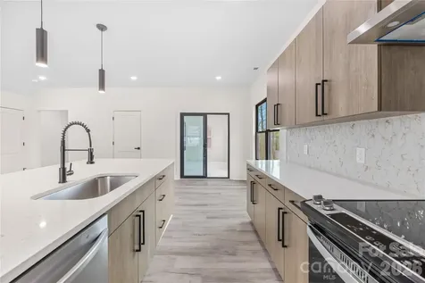 5113 Banfshire Road Charlotte NC 28215