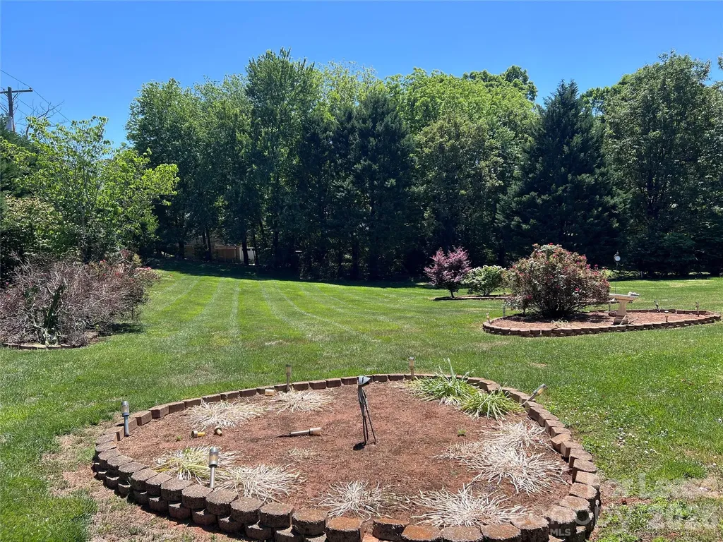 2187 Silver Fox Trail Hickory NC 28601