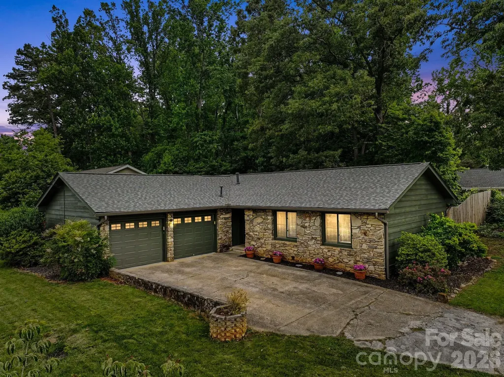 21 Glen Meadows Road Arden NC 28704