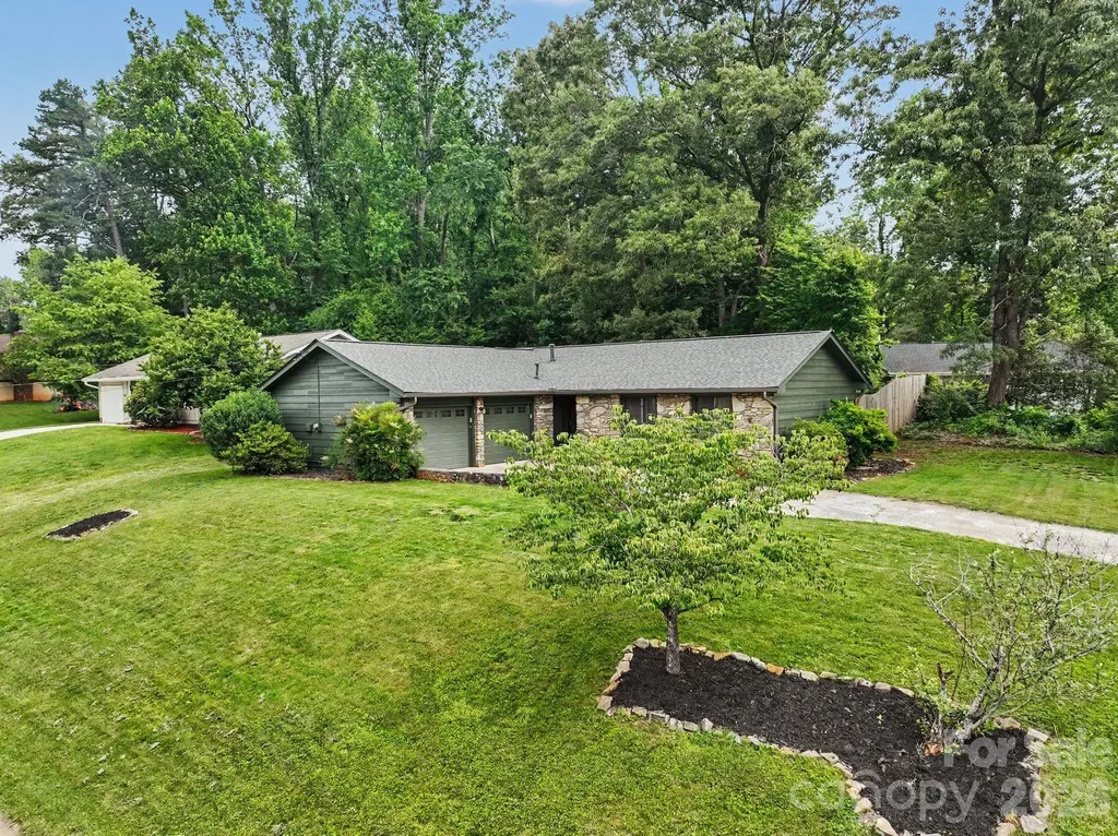 21 Glen Meadows Road Arden NC 28704