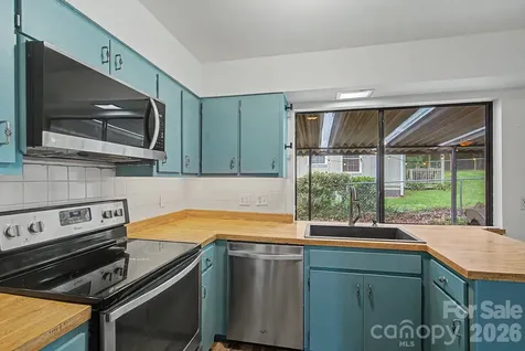 21 Glen Meadows Road Arden NC 28704