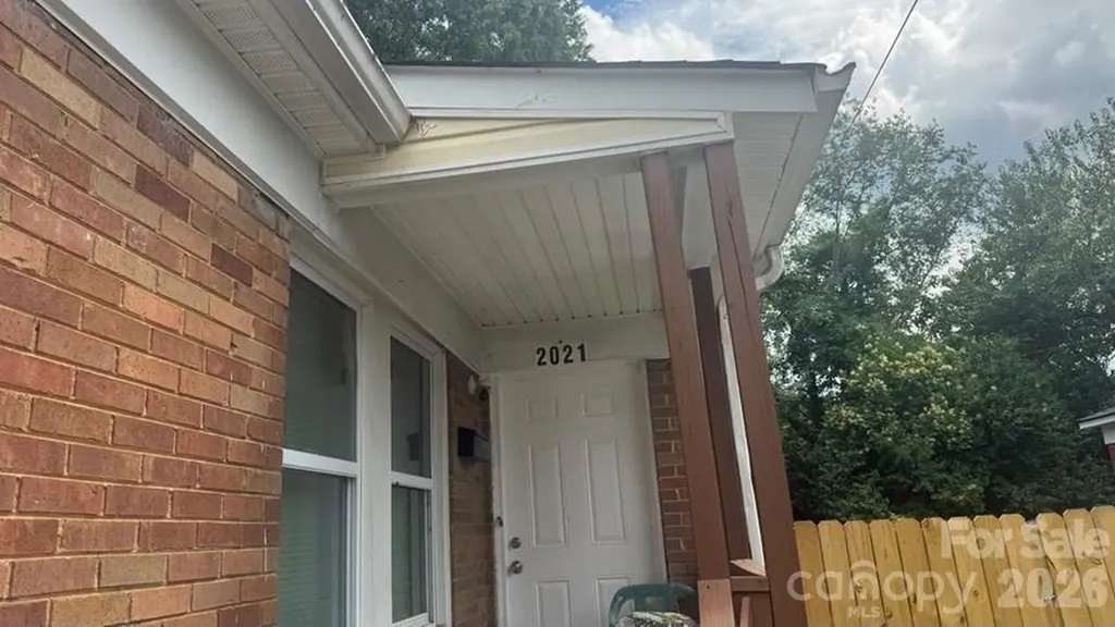 2021 Lasalle Street Charlotte NC 28216