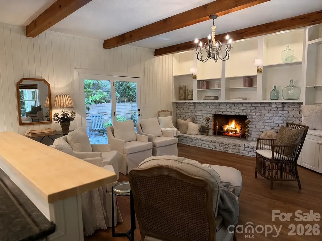 212 Estate Drive Hendersonville NC 28739