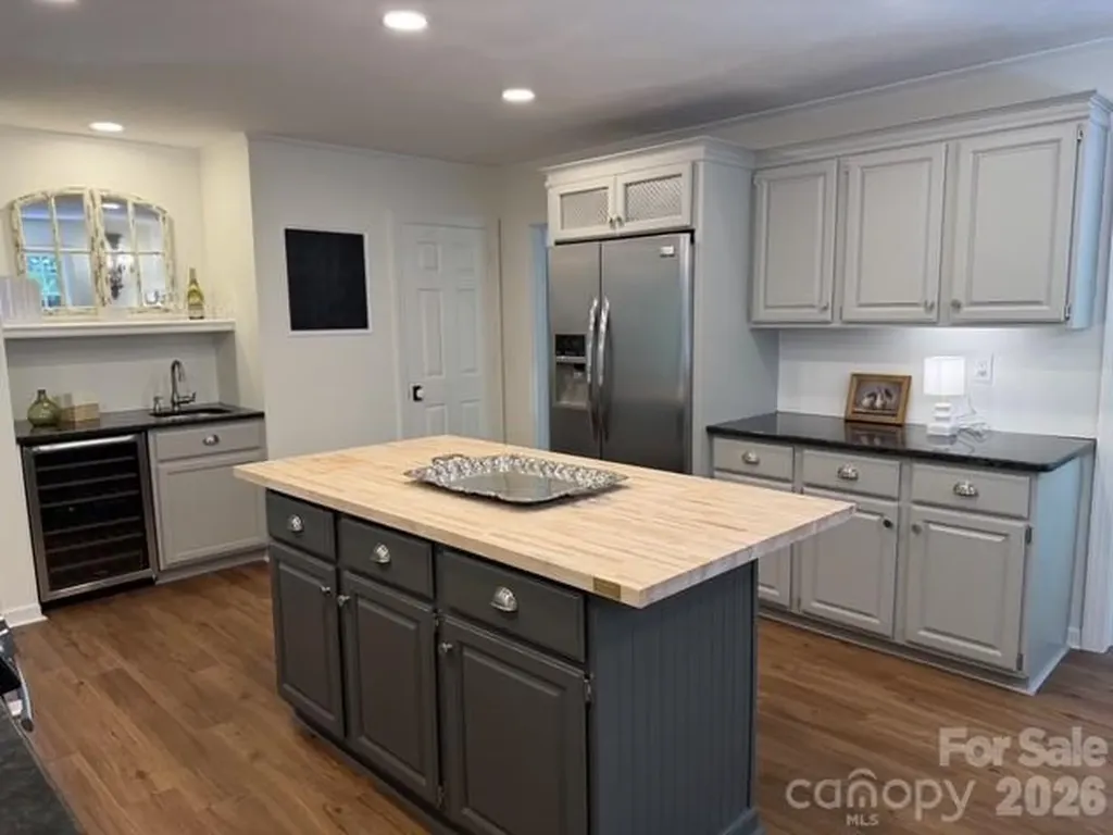 212 Estate Drive Hendersonville NC 28739