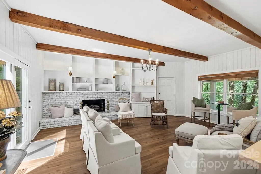 212 Estate Drive Hendersonville NC 28739