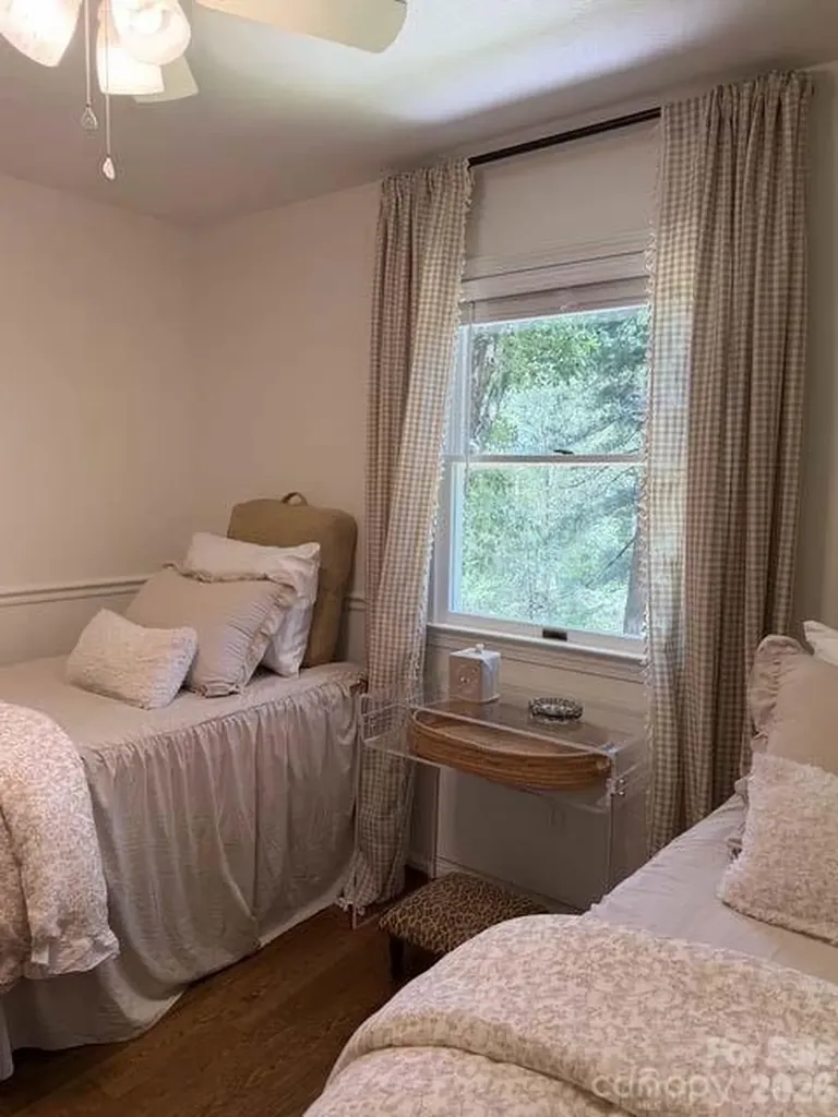 212 Estate Drive Hendersonville NC 28739