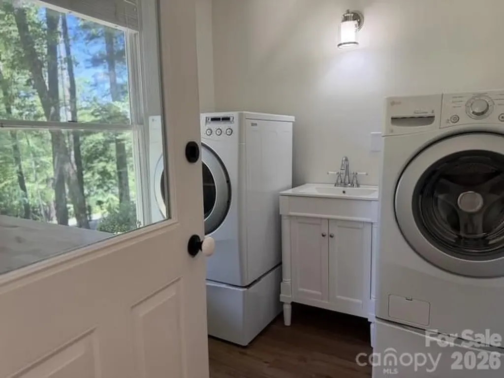 212 Estate Drive Hendersonville NC 28739