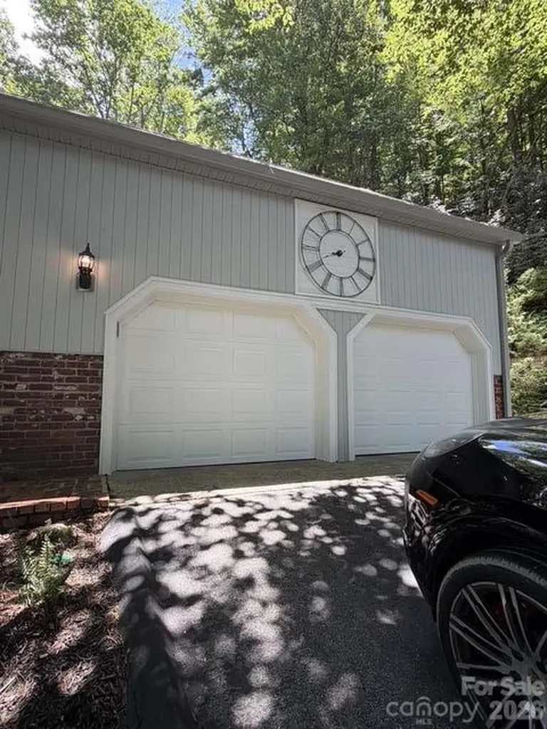212 Estate Drive Hendersonville NC 28739