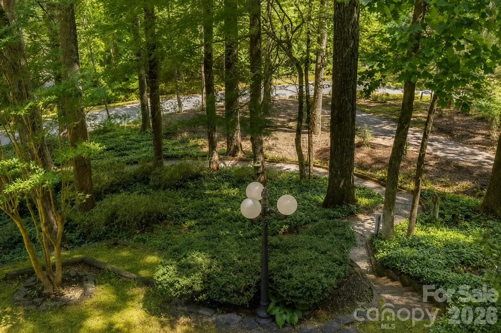 212 Estate Drive Hendersonville NC 28739